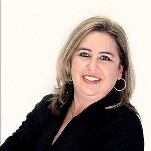 Meet your Posher, Stacy